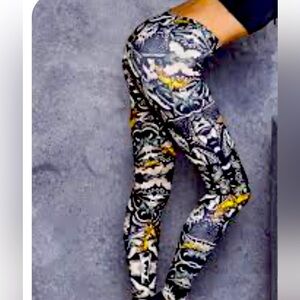 Blackmilk Museum Dark Moth Leggings size Large